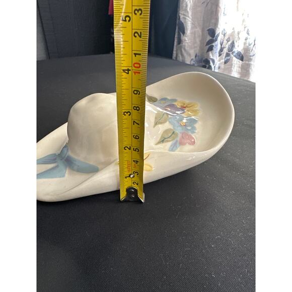 Vintage West Coast Pottery Ceramic Floral Bonnet Hat Wall Art Pocket Vase - Picture 11 of 11